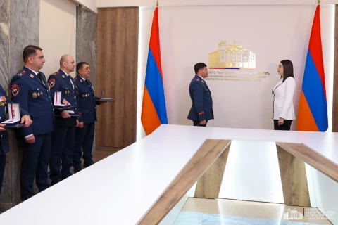 Արփինե Սարգսյանը Հանրապետության տոնի առթիվ պարգևներ է հանձնել ՆԳՆ մի շարք ծառայողների