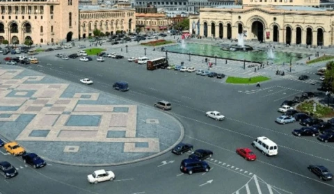 С 16:00 будет ограничено движение на улицах, ведущих к площади Республики