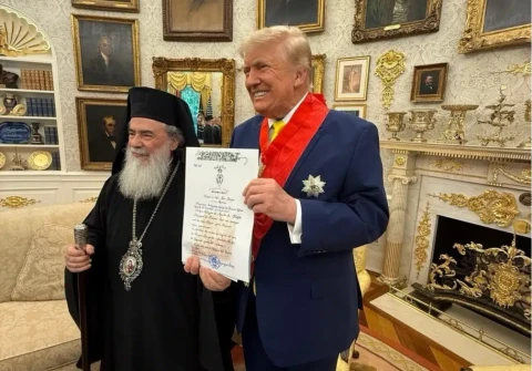 Патриарх Греческой православной церкви Иерусалима наградил Трампа Большим крестом ордена Рыцарей Гроба Господня