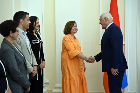«Այս ընտրությունները ճակատագրական նշանակություն ունեն». Խաչատուրյանը՝ ԵԽ դիտորդական առաքելության ղեկավար Լուազոյին