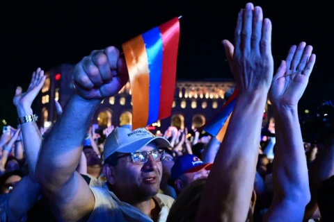 Bloomberg: Выборы в Армении определят, получит ли Пашинян мандат на переориентацию страны в сторону Европы