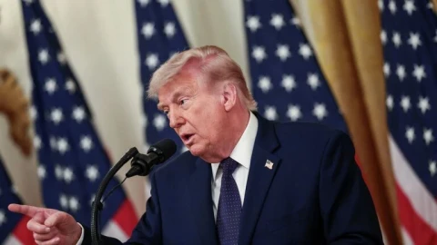 Трамп публично призвал Иран и Израиль немедленно прекратить обмен ударами