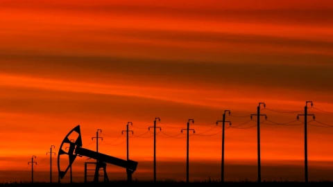 Цена нефти Brent снизилась до $93,44 за баррель