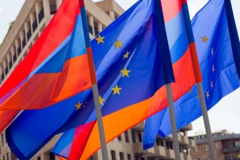 «Իրավունք». Մի քանի օրվա ընթացքում հայ գործարարները հազիվ թե կարողանան ԵՄ–ի հետ կապեր հաստատել