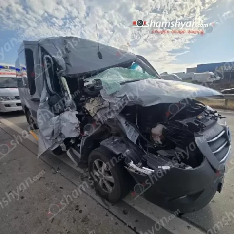В аварии в Арагацотнской области пострадали 5 человек