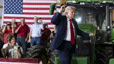 Reuters: Трамп стал обсуждать выдвижение на третий президентский срок