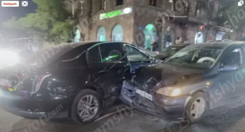 ДТП в Ереване: среди 4 пострадавших есть несовершеннолетние