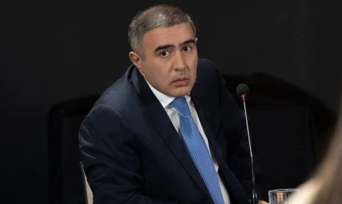 Եթե որևէ Ալիևի կոշիկ լպստողի մտքով անգամ կարող է անցնել, որ նախագահ Քոչարյանը կարող է փախչել երկրից, նա չարաչար սխալվում է. Միկոյան