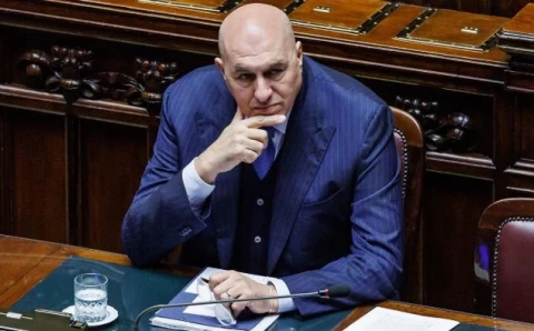 La Repubblica: Министр обороны Италии рассматривал возможность отставки из-за спора о военных расходах