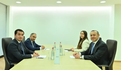Azerbaijan presidential aide arrives in Armenia via delimited land border