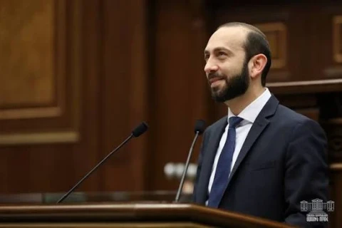 Արարատ Միրզոյանը երկու օրով արձակուրդ է մեկնում