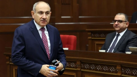 Из-за Никола Пашиняна было прервано заседание парламента Армении