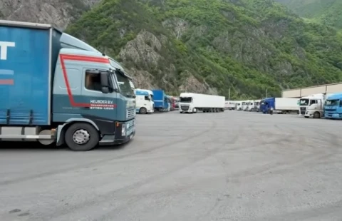 Ո՞վ է պատասխան տալու հայկական գյուղմթերքով բեռնված խցանված բեռնատարների հետ կապված աղետալի իրավիճակի համար․ Արմատ մեդիան Վերին Լարսից