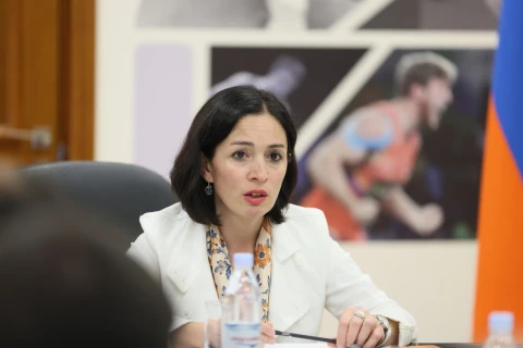 ԿԳՄՍ նախարարը մարզպետարանների ներկայացուցիչների հետ քննարկել է դպրոցների ենթակայության փոփոխության հարցերը
