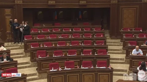 Оппозиция вновь не явилась на последнюю парламентскую четырехдневку уходящего состава парламента Армении