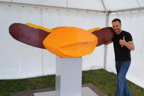 Немец собрал сосиску из Lego и попал в Книгу рекордов Гиннесса