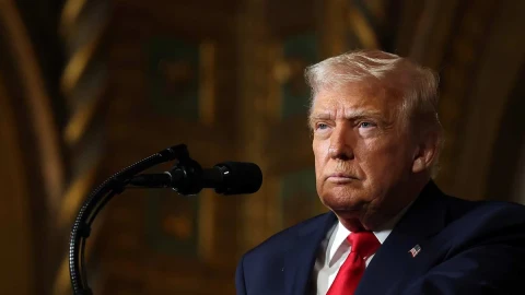 «Мы будем выбивать из них всё д***мо»: Трампа разгневала атака Ирана на базы США в Иордании