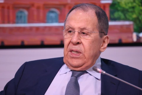 Russia FM swears during roundtable on Ukraine