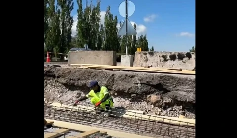 Երևան-Սևան ճանապարհի վրա կայծակի հարվածից վնասված կամուրջը վերականգնվում է (վիդեո)