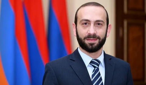 Арарат Мирзоян уходит в отпуск на 2 недели: его поочередно заменят заместители министра