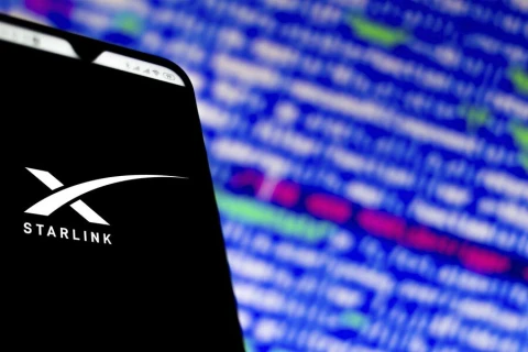 SpaceX plans Starlink mobile push into US consumer market
