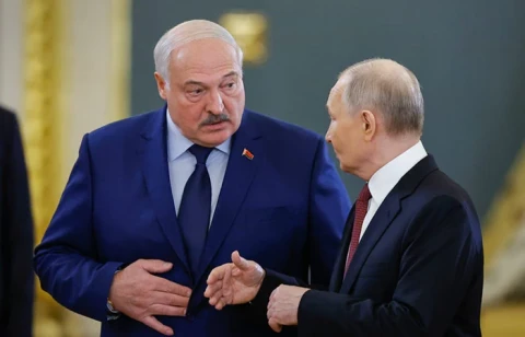 Лукашенко прибыл в Россию, идут переговоры с Путиным в Валдайской резиденции