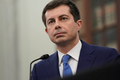 Четырехлетних близнецов экс-министра транспорта США из-за анонимного доноса временно забрали органы опеки