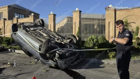 32-ամյա վարորդը Opel Zafira-ով բախվել է բազալտե եզրաքարերին և գլխիվայր հայտնվել կանաչ գազոնում․ նա մահացել է