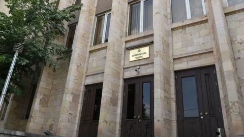Обратившиеся в КС Армении политические партии представили ряд ходатайств