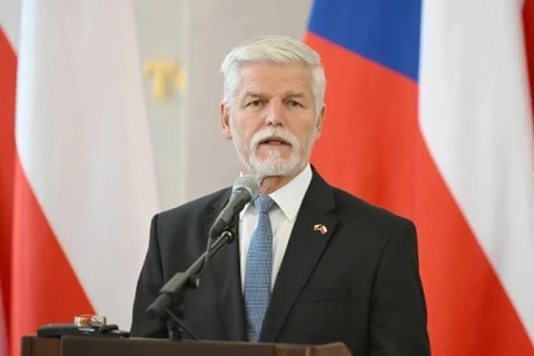 Чехия направит на саммит НАТО в Анкаре две делегации