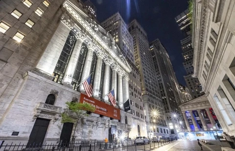 Уолл-стрит завершила сессию уверенным ростом, Dow Jones обновил рекорд