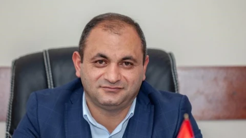 Փաշինյանը Կոտայքի մարզպետին 16 օրով արձակուրդ է ուղարկել