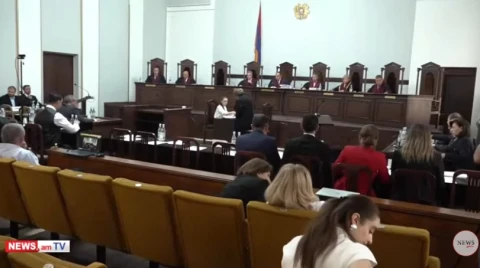 КС Армении удалился в совещательную комнату для вынесения вердикта по иску политических сил