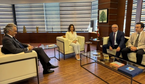 ՀՀ դեսպանը Լիբանանի ԱՍՀ նախարարի հետ քննարկել է պատերազմի հետևանքով ստեղծված մարդասիրական ճգնաժամին