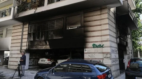 В Греции после поджога дома умерла мать политика правящей партии