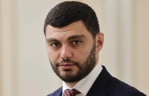 «Ժողովուրդ». Ձուկ մականունով հայտնի Դավիթ Առաքելյանը հեռանում ԱԺ-ից խոշոր կրիպտոարժույթներով և չգրանցված գույքի օտարմամբ