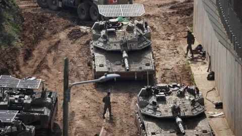 Israel army reports strikes on 10 Hezbollah targets in Lebanon