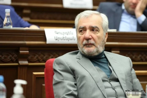 Сдаст ли мандат соратник Пашиняна, если его вновь не изберут председателем парламентской Комиссии по обороне и безопасности?