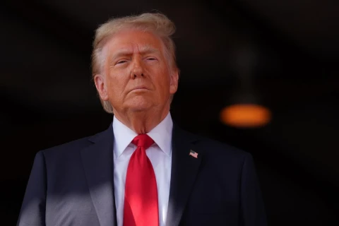 Трамп: Иран отчаянно хочет договориться, мы предоставили им неделю передышки на похороны