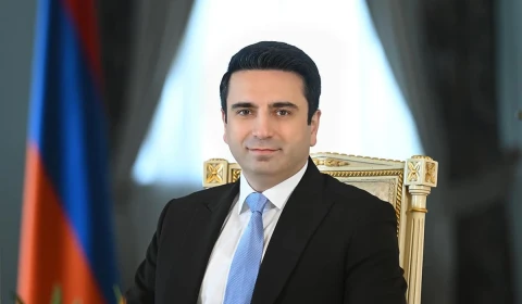 Ալեն Սիմոնյանը վերջին անգամ պարգեւատրել է պատգամավորներին, ԱԺ անձնակազմին