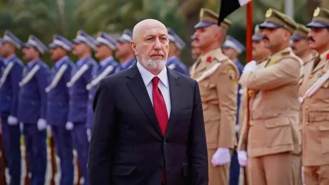 Президент Ирака заявил о намерении передать все оружие под контроль государства