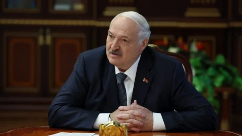 Лукашенко: Белоруссия не хочет воевать, но не склонит голову перед врагом