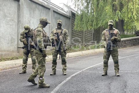 Что происходит у дома лидера «Процветающей Армении» Гагика Царукяна?