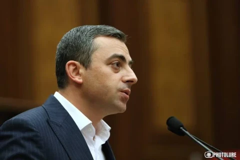Блок «Армения» объяснил решение взять мандаты и анонсировал скорый возврат к уличной борьбе
