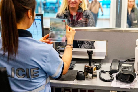FT: EU to postpone introduction of new electronic border control system until 2027