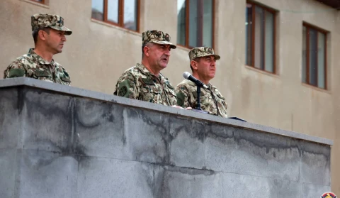Эдвард Асрян совершил рабочие визиты в войсковые соединения