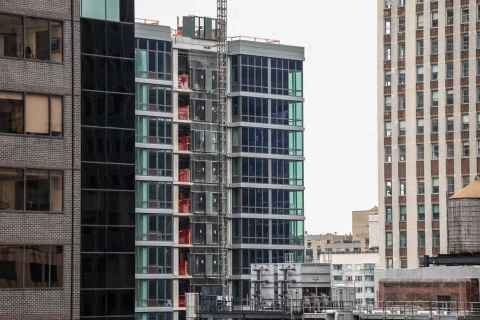 Threat of collapse emerges for 37-story building in central Manhattan: people evacuated from eight buildings