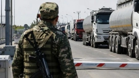 Kazakhstan deployed 59 posts on the border to combat fuel smuggling