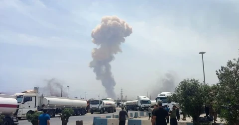 Жители города Джаск на юге Ирана сообщили о нескольких мощных взрывах