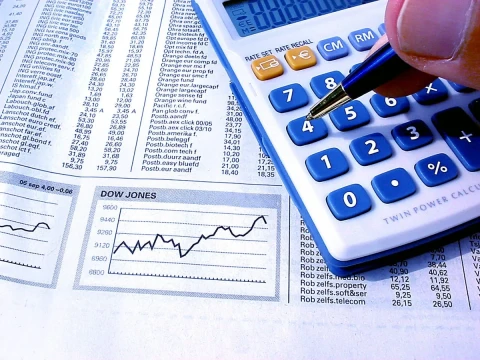 Европейские фондовые индексы в среду упали на 1,2-2,7%